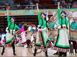 广东男篮在CBA俱乐部杯中以56-30大胜合肥狂风，发挥出色，攻防效率高，取得八强资格。